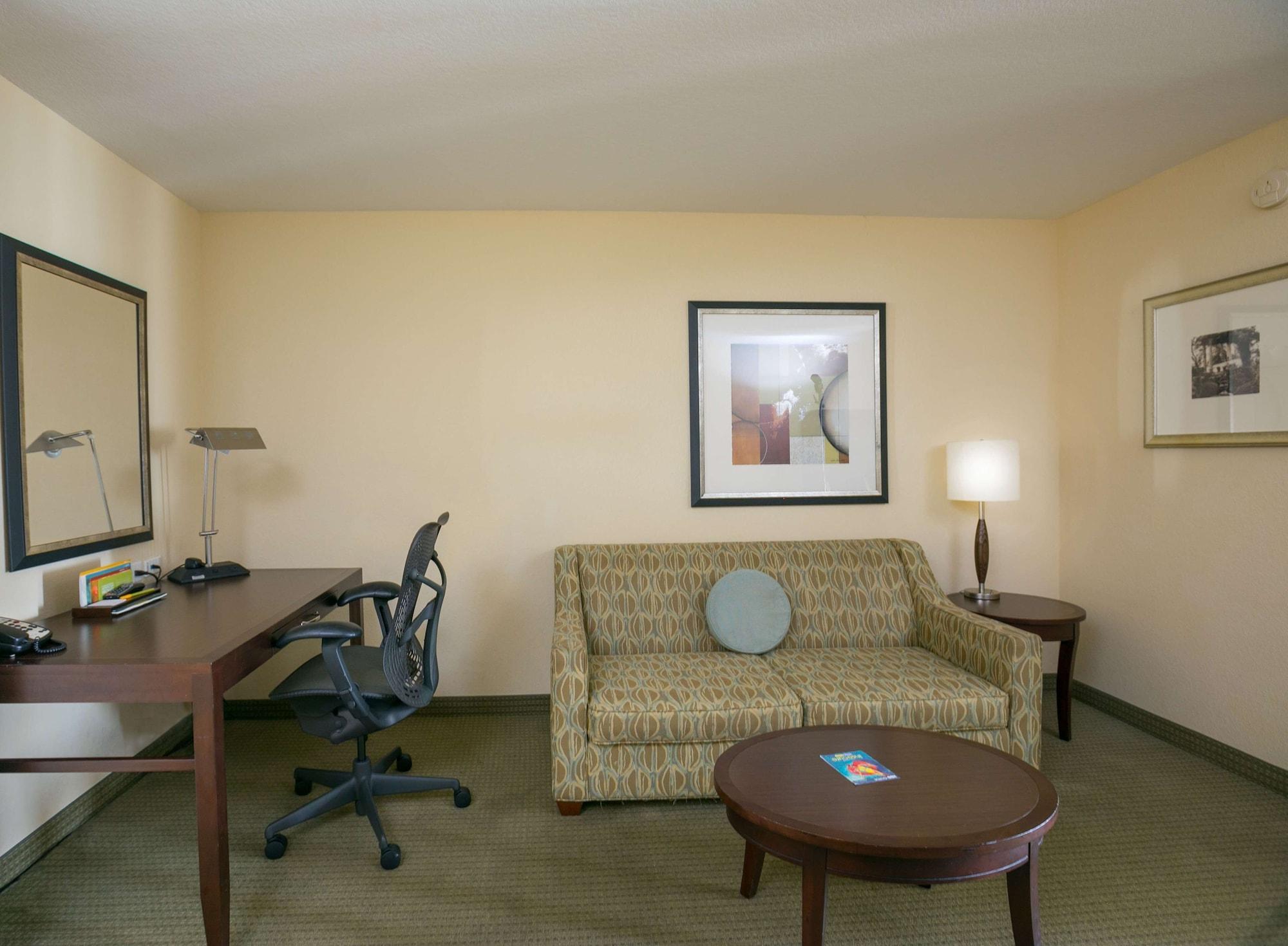 Hilton Garden Inn Lakeland Exterior photo